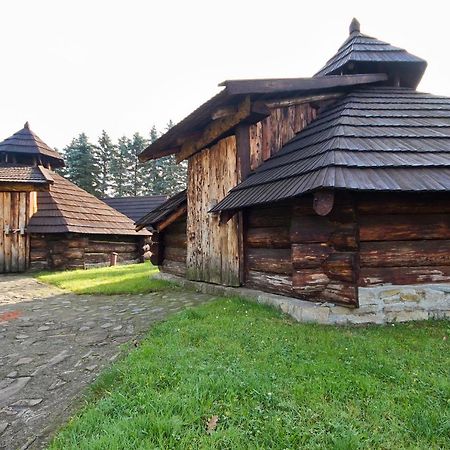 Hotel Dom Sportowca Blonie - Mosir Sanok Esterno foto