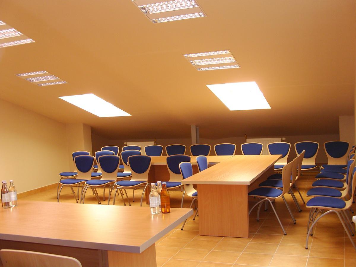 Hotel Dom Sportowca Blonie - Mosir Sanok Esterno foto