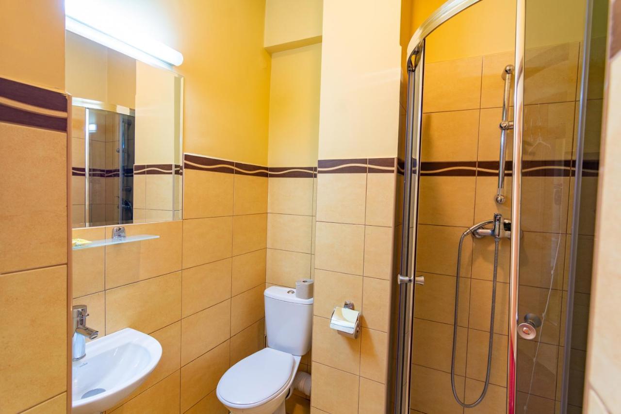 Hotel Dom Sportowca Blonie - Mosir Sanok Esterno foto