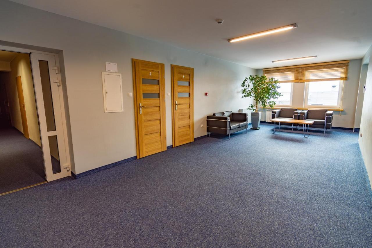Hotel Dom Sportowca Blonie - Mosir Sanok Esterno foto