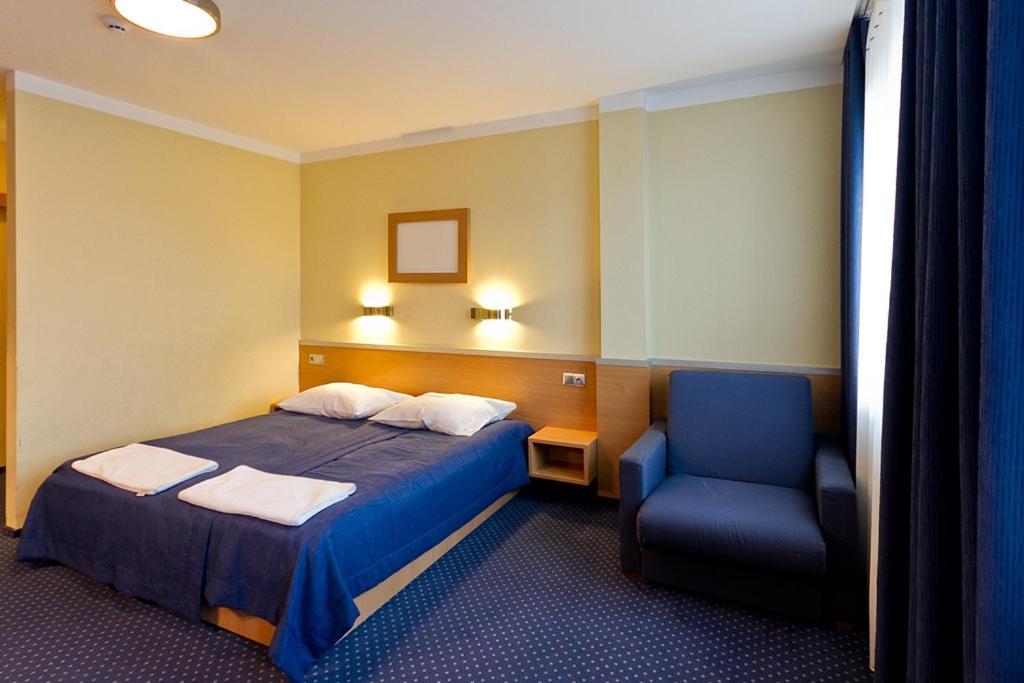 Hotel Dom Sportowca Blonie - Mosir Sanok Esterno foto